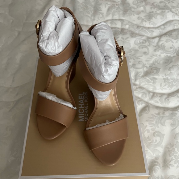 Michael by Michael Kors Lena Leather Wedge - Picture 4 of 11